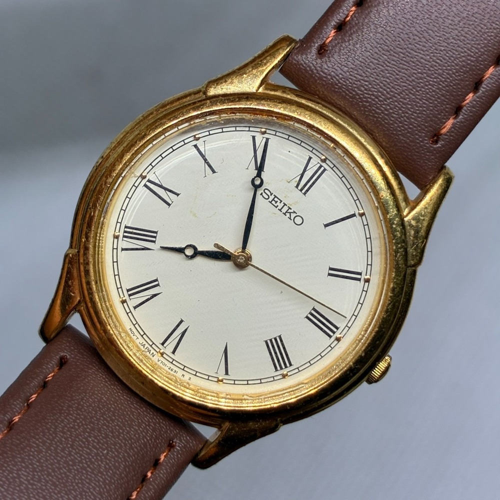Vintage Seiko Quartz V701-1920 Gold Tone Roman Numeral 34mm Men's Watch-Working!